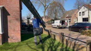 Schoorsteen onderhoud Friesland ladder bus